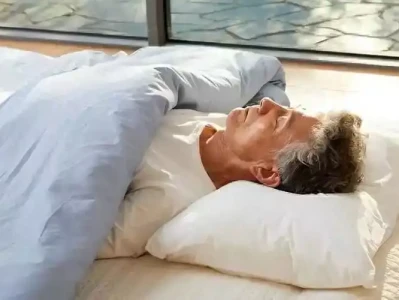 65 岁后睡觉必知 4 点!十点入睡,年轻人和老人谁对谁错?清朝一幅女鬼图,放大10倍后,你看她在做什么?网友:越看越诡异