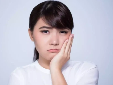 长年受牙周炎困扰?用“小窍门”配合刷牙,牙齿健康看得见!娱乐圈又丢人!驰援贵州洪水名单曝光,年入上亿明星,全输给网红