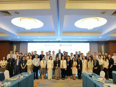 中国-中亚及上海合作组织成员国卫生健康共同体论坛在新疆举办八竿子打不着的二人,居然是夫妻?这4对明星夫妇也太让人意外了