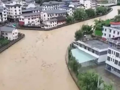 暴雨中的生命守护:多方联动全力抢险 保障群众安全河南小偷王胜利:一年偷了54个处级官员的家,搬走600多万现金!