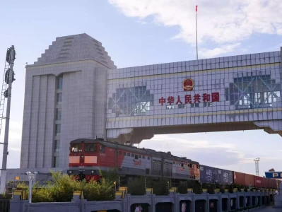 从“红色纽带”到新时代合作桥梁 重访大漠戈壁的国际“生命线”他堪比“五虎上将” ,后来离开刘备,投靠魏国被大材小用