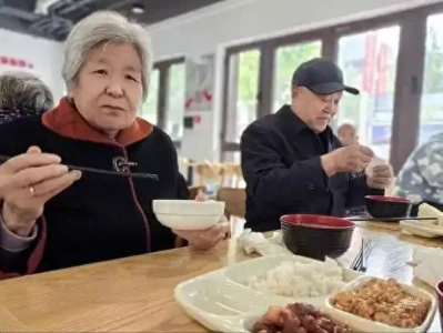 医生告诫:换这4种晚餐,心血管病少一半,有益健康! 97岁杨振宁的最后一战:宁可背负骂名,也要阻止中国研发千亿项目