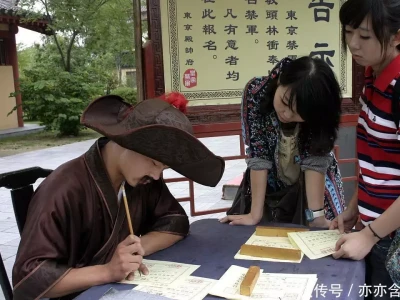 钻石歌王林冲的最后一曲：92岁传奇谢幕，艺术生命何以长青？真急眼了！歼-20S身着现役涂装露面，F-22A火力全开拼命追赶？