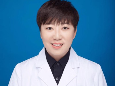 乳腺癌：女性健康的威胁，两广医院专家王芳主任以仁心医术筑起防线
