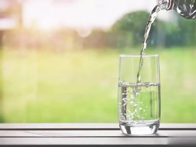 为何水饮不停仍感口干？肾结石患者需增加水分摄入？一文解析！53岁汪峰再当爹，森林北临近生产，68万豪华产房曝光