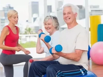 人到中年必看！为啥力量训练对中年人如此重要？莫言：喜欢把家里打扫得很干净的人，表面整洁，实则暴露了人生真相……