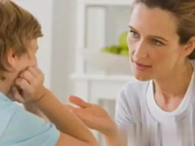 单亲家长必知！3个方法助孩子健康成长230年前法国女骗子真惨：被剥光了实施烙刑，周围全是看热闹的！