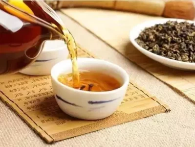 喝茶与免疫力提升，这3个关联，你清楚吗？杨紫身穿宝石花卉轻纱长裙高贵典雅