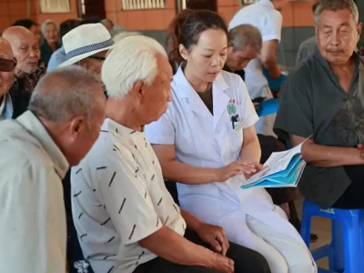 突然确诊 “肠癌”！杭州66岁大伯崩溃：我定期体检啊！肠癌不是忽然来的？医生告诫：发现走路出现这几种异常，赶紧就医