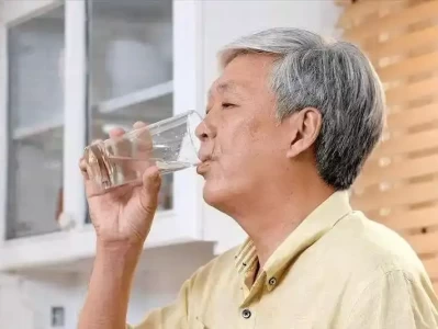 必看！90%的人都不知道的喝水小妙招，轻松开启健康生活09年重庆男子捡回猕猴，多次放生失败，第3次竟穿越3公里回来报恩