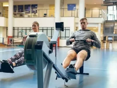 别把力量训练想得复杂，几个动作练遍全身肌肉群小龙女死后，杨过娶了郭芙，二人育有一子，武功比肩张三丰