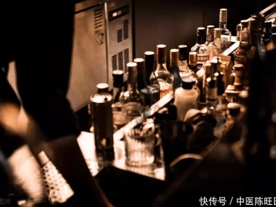 退休医生坦言：远离肝癌不是靠戒烟戒酒，而是坚持这2件小事诸葛亮本来能活83岁，为何只活了53岁？做错3件事，折损30年阳寿