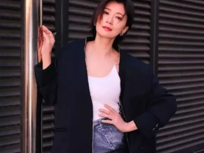 贾静雯自曝三位至亲患癌，呼吁定期体检重要性中国第一“裸模”汤加丽：走红后丈夫离婚，父亲说丢脸，后来怎样