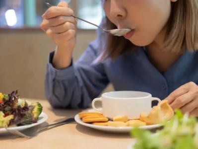 一周快速减重 30%？这种极端饮食能真正燃烧脂肪，但不建议你尝试