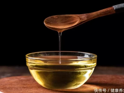 哪种油对身体最不健康呢？厨房有这2种油的，劝你还是别吃了有其母必有其女！陈奕迅女儿美到认不出，长相在星二代中数一数二