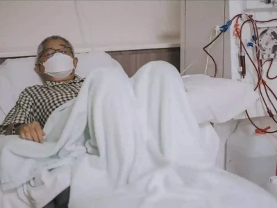 2型糖尿病引发肾脏病的因素及诊断方法揭秘一高中生校服已破破烂烂被镜头拍下！网友：佩服这么烂都不嫌弃！