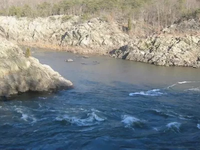 天然河流水质流量监测系统：筑牢水生态健康数据防线“韦神女友回来了？”王虹现身北大数学讲座，韦神端坐第一排