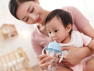 必看！奶粉宝宝喂水有难题？一文教你摆脱“喂水焦虑症”！