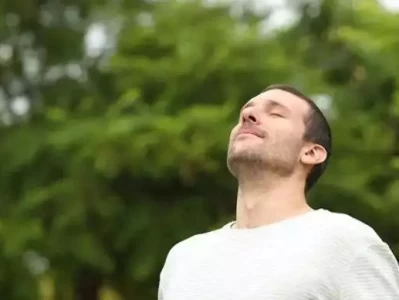 深呼吸：最简单却最有效的长寿秘诀，连内脏都能受益！伊朗刚做出反击，没想到导弹无人机被这国拦截，中国正式亮明立场