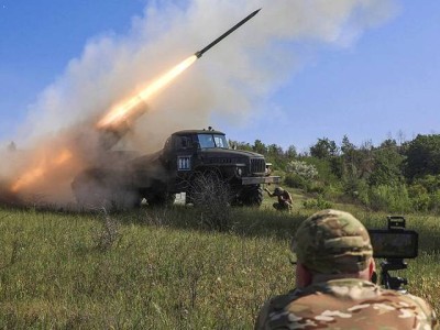 大转弯，特朗普或首次动用总统授权为乌克兰提供3亿美元军援