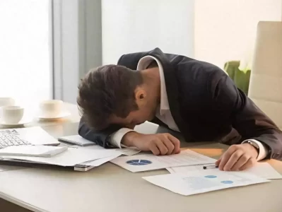 科学祛湿一身轻，维特健灵祛湿轻，引领国人养生新浪潮！农夫与蛇？张伟还原真相：被落水女子多次摁水里，对方至今未露面