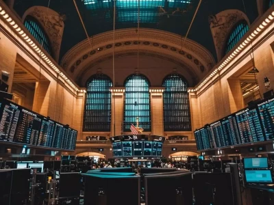 潍柴雷沃港交所递表上市，负债率超80%营收目标落空近七成！轰炸核设施暴露美军钻地弹造假，中国懵了：东风15C是被骗出来的