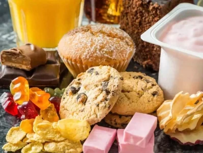 三种看似“健康”零食成减肥绊脚石，很多人还在吃！ 中美俄24小时密集劝和遭拒，哈梅内伊不买账：2000枚导弹伺候