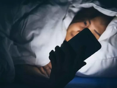 晚上几点睡算“熬夜”？答案不是11点也不是12点中美日三国平均寿命差距断崖：日本84岁、美国79岁，中国令人意外