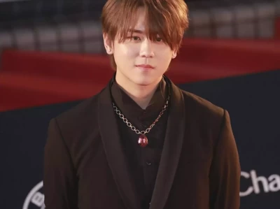 曝“香港顶流”姜涛坠海被送医：顶流光环下的心理健康之困我国流失的最后一块土地，94年和中国正式分离，如今成独立国家