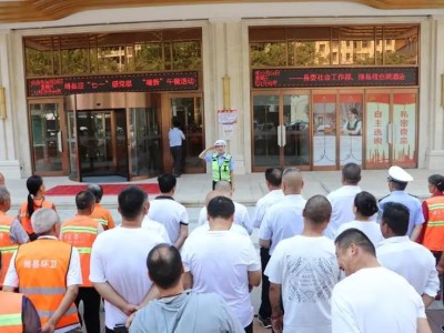 文明交通 携手共创 | 安全无“盲区”！开展户外工作者宣传活动