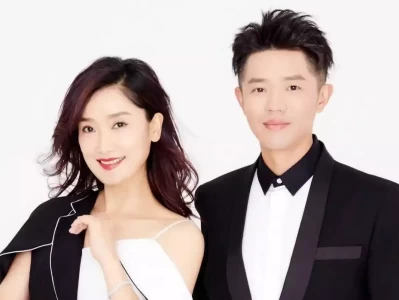 男子看凤凰传奇演唱会，突收公司解散失业通知27岁女子倒追72岁老汉，2人相濡以沫9年，女子直言不后悔