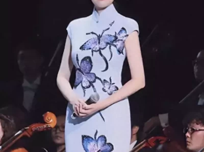 周涛近况曝光，素颜出镜、俩眼睛大小不一，网友：没董卿抗老正式退出！全红婵作出意外决定，中国跳水队无奈批准，陈芋汐祝福