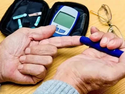 收藏！每天深呼吸10分钟降血糖血压，这是真的吗？张若昀一家海边度假！唐艺昕少女感拉满，网友：嫁给了爱情