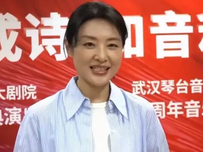 周涛近况曝光，素颜下的她和普通人没区别，网友：没董卿抗老耐看国乒男单第2败！世界冠军2-3出局：决胜局5-11！王楚钦3-1逆转