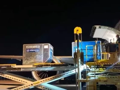 鲜果、重庆小面、汽车配件……中亚好物乘坐“钢铁驼队”跑出新机遇