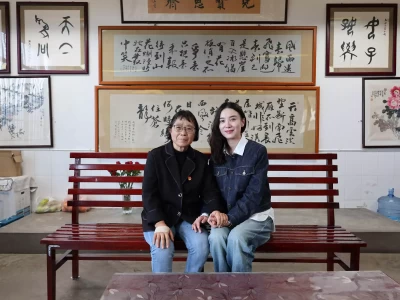 宋佳重回华坪女高探望张桂梅校长，二人亲切互动太有爱关羽围攻樊城之时，东吴却偷袭荆州，原来其中有这些原因