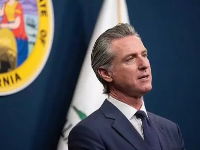 加州州长：美国人民不应受军事统治