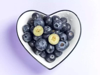 果种钻石大量上市，低糖低热抗老美颜，常吃让人不显老！中国第一“裸模”汤加丽：走红后丈夫离婚，父亲说丢脸，后来怎样