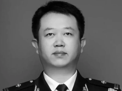 45岁监狱教导员田雨执勤时倒地，生命永远定格宁愿嫁破产老头，也不和黎明白头到老，44岁生活凄惨的她后悔吗？